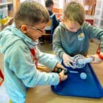 Animations scientifiques en écoles maternelles et primaires sur le thème "C'est dans l'air"