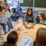 Animations scolaires électricité pour enfants : Les électrons se bousculent 13