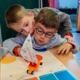 Animations scientifiques en écoles maternelles et primaires sur le thème "C'est dans l'air"