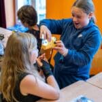 Animations scolaires : Chercheur en laboratoire 1
