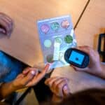 Animations scolaires : Chercheur en laboratoire 8