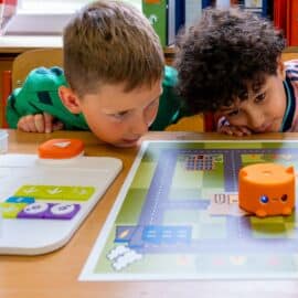 Animations scientifiques en écoles maternelles et primaires sur le thème "Initiation à la robotique"