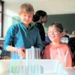 Stages de vacances pour enfants de 8 à 12 ans ayant pour thème 'Magi-Sciences'