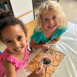 Stages de vacances pour enfants de 4 à 5 ans ayant pour thème 'Mini découvreurs'