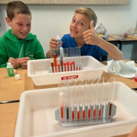 Stages de vacances pour enfants de 8 à 12 ans ayant pour thème 'Chercheur de l'impossible'