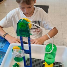 Stages de vacances pour enfants de 8 à 12 ans ayant pour thème 'Chercheur de l'impossible'