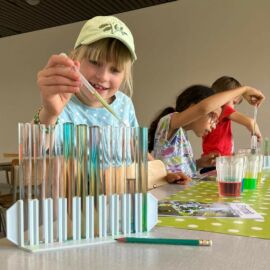 Stages de vacances pour enfants de 4 à 5 ans ayant pour thème 'Mini découvreurs'