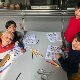 Stages de vacances pour enfants de 5 à 8 ans ayant pour thème 'Les p'tits curieux'